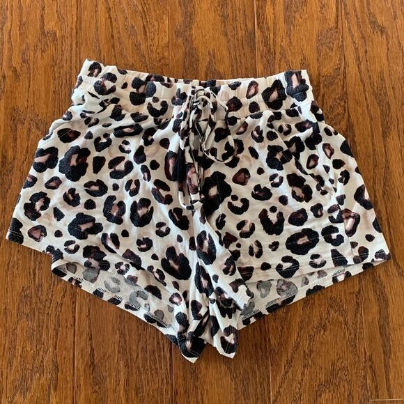Leopard shorts  - Picture 2 of 3